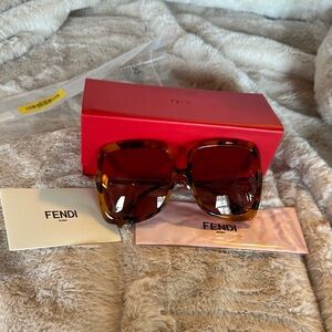 Fendi Brown Designer Sunglasses with Tinted Lenses, brand new, no flaws
